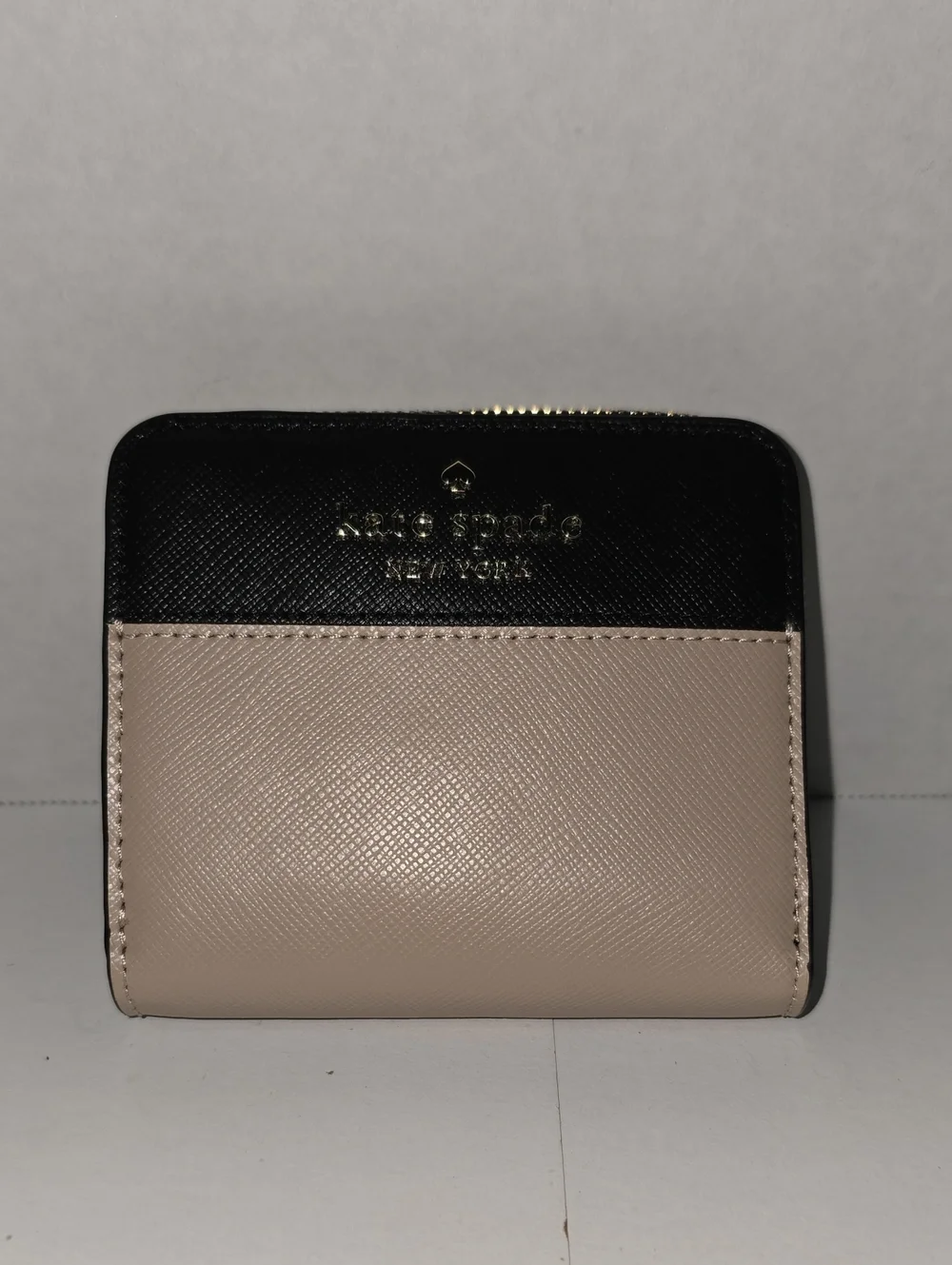 kate spade Staci Black and Beige Two-Tone Zip Wallet Saffiano Leather